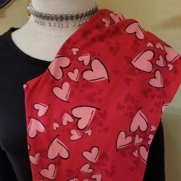 LuLaRoe Pants - NWT TC Lularoe Valentine's Leggings